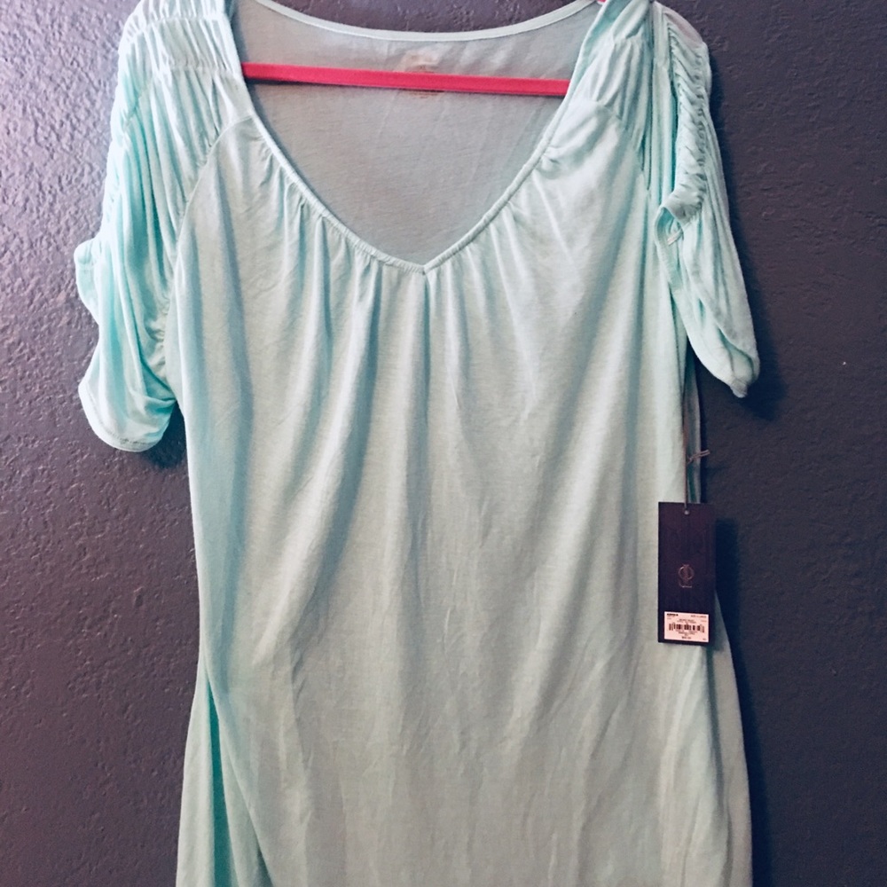 Jennifer Lopez soft T-shirt